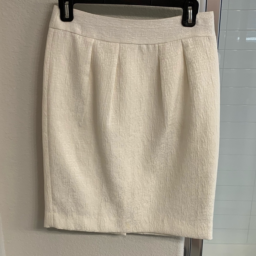 Banana republic textured cream/winter white skirt